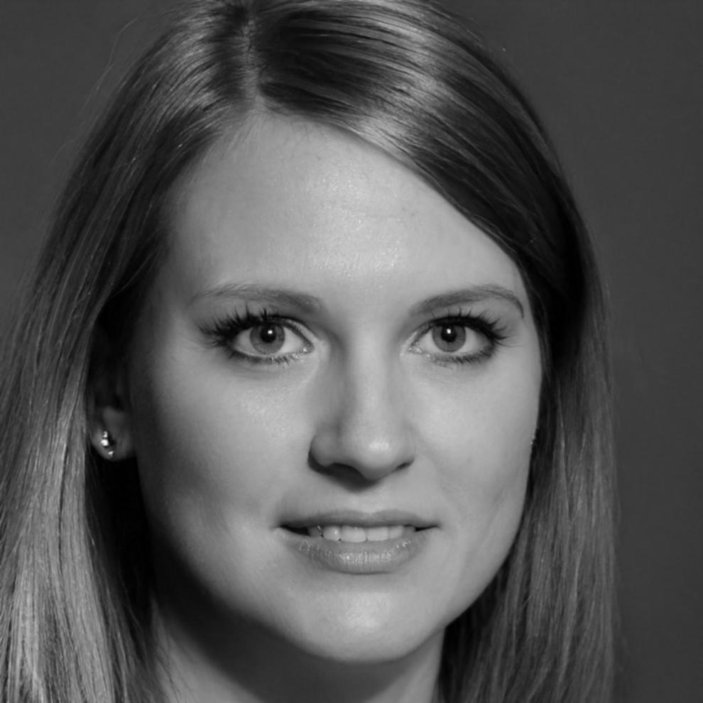 Portrait of Dr. Rebecca Chen, Senior Financial Analyst